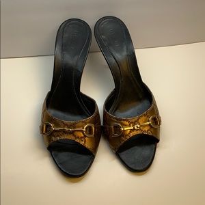 Gucci bronze mid-heel logo leather slide sandal